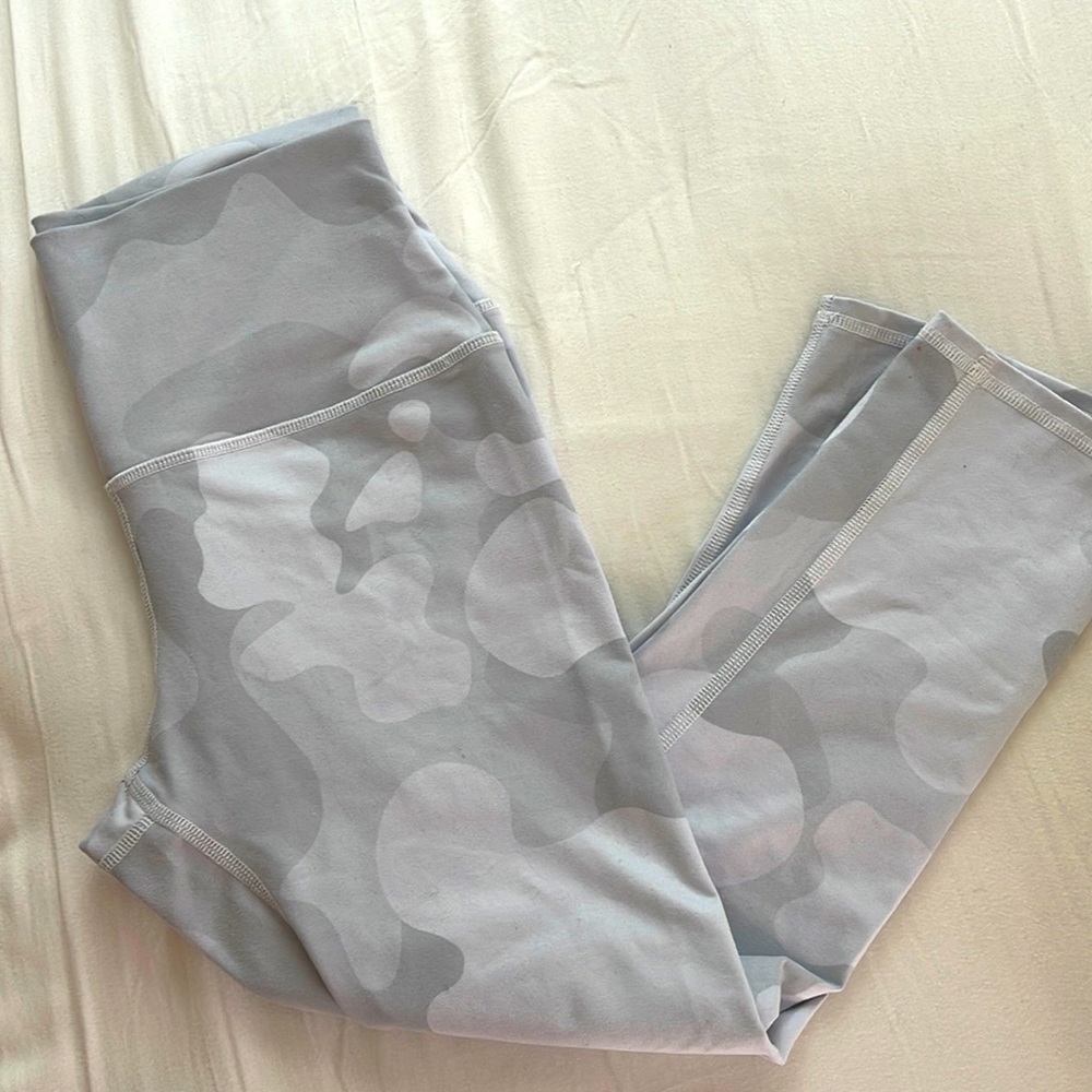 Alo yoga rare Capri leggings